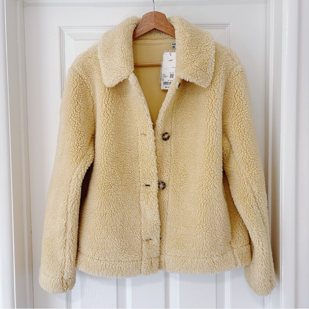Uniqlo light yellow Sherpa button Jacket